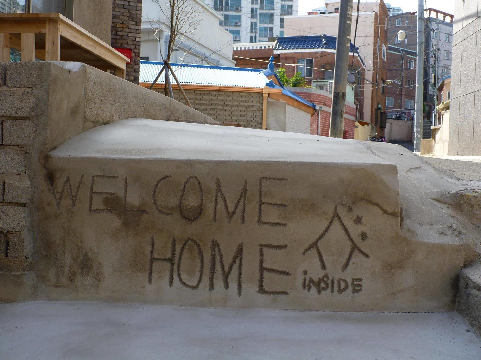 Inside Busan Hostel Εξωτερικό φωτογραφία
