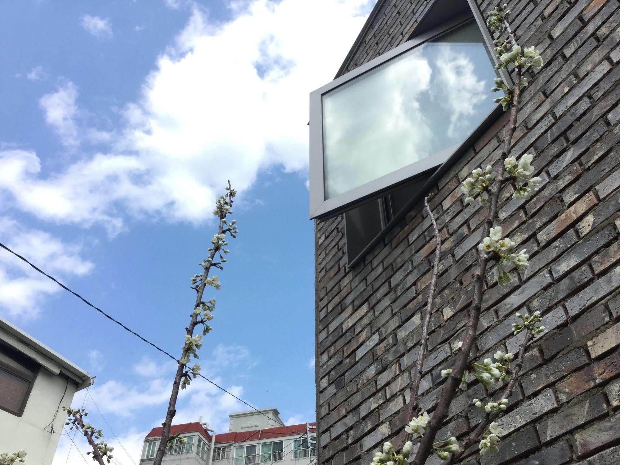 Inside Busan Hostel Εξωτερικό φωτογραφία
